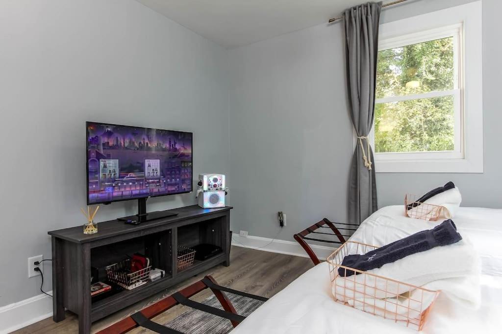 West End Bungalow Perfect To Work, Play, & Escape Атланта Экстерьер фото