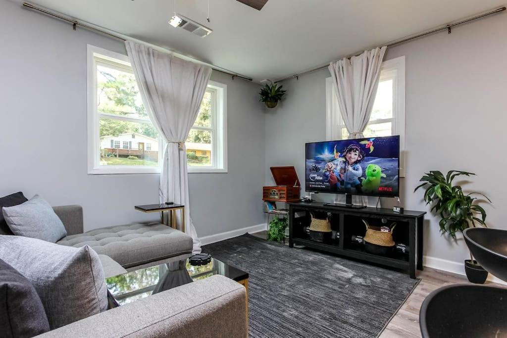 West End Bungalow Perfect To Work, Play, & Escape Атланта Экстерьер фото